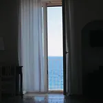 Bed & Breakfast Finestra Sul Mare 3*