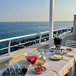 Finestra Sul Mare
