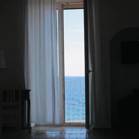 Bed and breakfast Finestra Sul Mare 3*