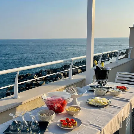 Finestra Sul Mare