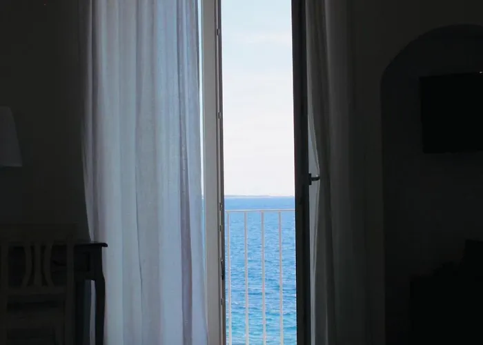 B&B Finestra Sul Mare 3*